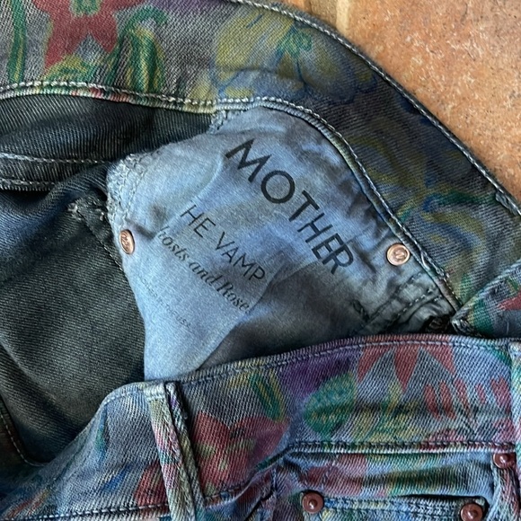 MOTHER Jeans THE VAMP Ghosts & Roses jeans size 24 - Picture 3 of 6